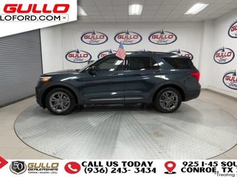 Certified 2023 Ford Explorer XLT w/ Equipment Group 202A RWD image 5