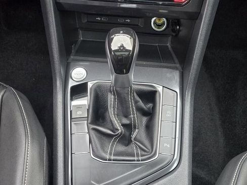 Certified 2023 Volkswagen Tiguan SE R-Line FWD image 21