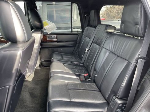 Used 2017 Lincoln Navigator Select image 9