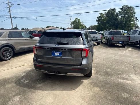 Used 2025 Ford Explorer Active w/ Active Comfort Package RWD image 4