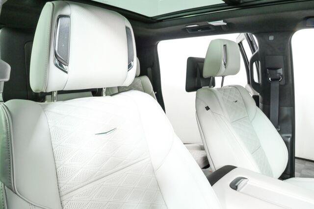 Certified 2026 Cadillac Escalade ESV Platinum Sport w/ LPO, ONYX Package AWD/4WD image 27