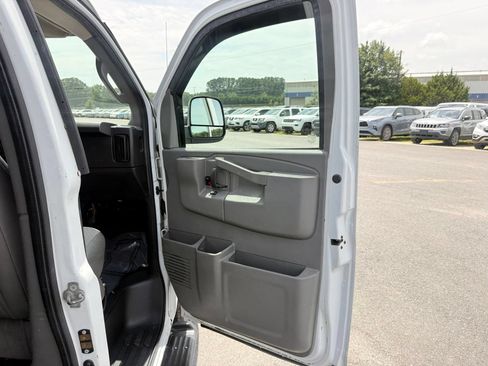 Used 2020 Chevrolet Express 3500 LT w/ LT Preferred Equipment Group RWD image 19