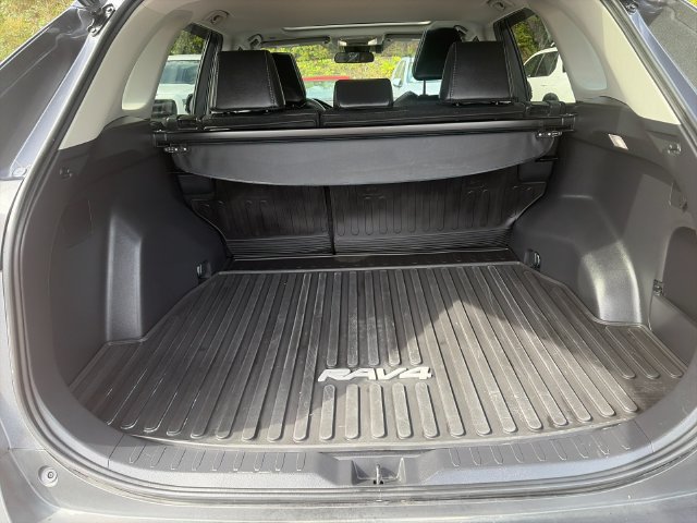 Used 2023 Toyota RAV4 XLE Premium AWD/4WD image 18