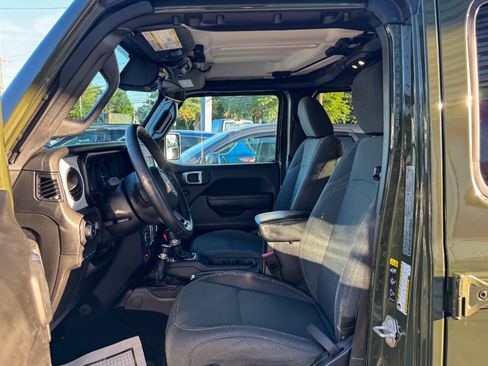 Used 2024 Jeep Wrangler Unlimited AWD/4WD image 24