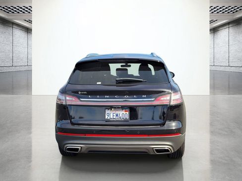 Used 2023 Lincoln Nautilus FWD w/ Premium Package image 8