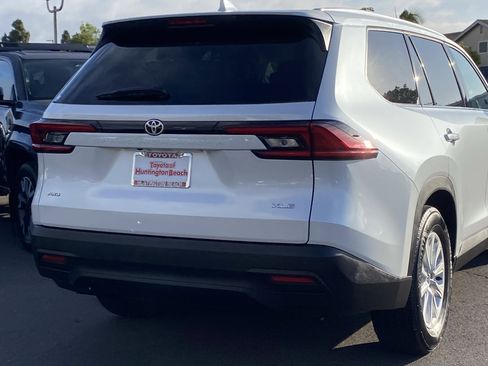 Certified 2025 Toyota Grand Highlander AWD image 4