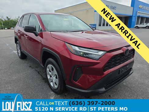 Used 2023 Toyota RAV4 LE AWD/4WD image 1