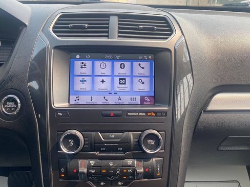 Used 2019 Ford Explorer XLT w/ Equipment Group 202A AWD/4WD image 36