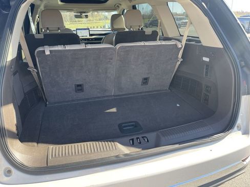 Used 2023 Lincoln Aviator Reserve w/ Elements Package Plus image 14