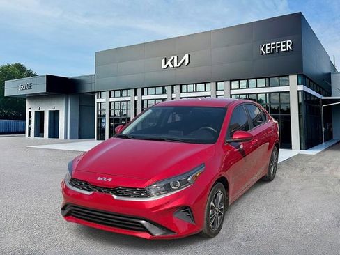 Used 2022 Kia Forte LXS image 1