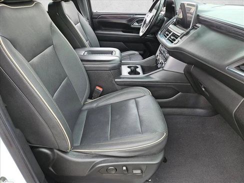 Used 2023 GMC Yukon XL SLT AWD/4WD image 27