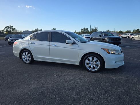 Used 2010 Honda Accord EX-L image 2