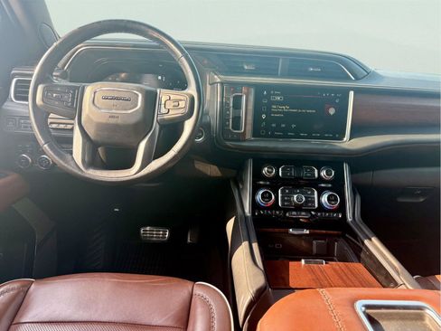 Used 2023 GMC Yukon Denali Ultimate AWD/4WD image 10