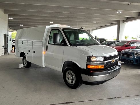 New 2026 Chevrolet Express 3500 w/ Power Convenience Package RWD image 4