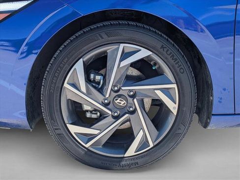 Used 2024 Hyundai Elantra SEL w/ Convenience Package FWD image 23