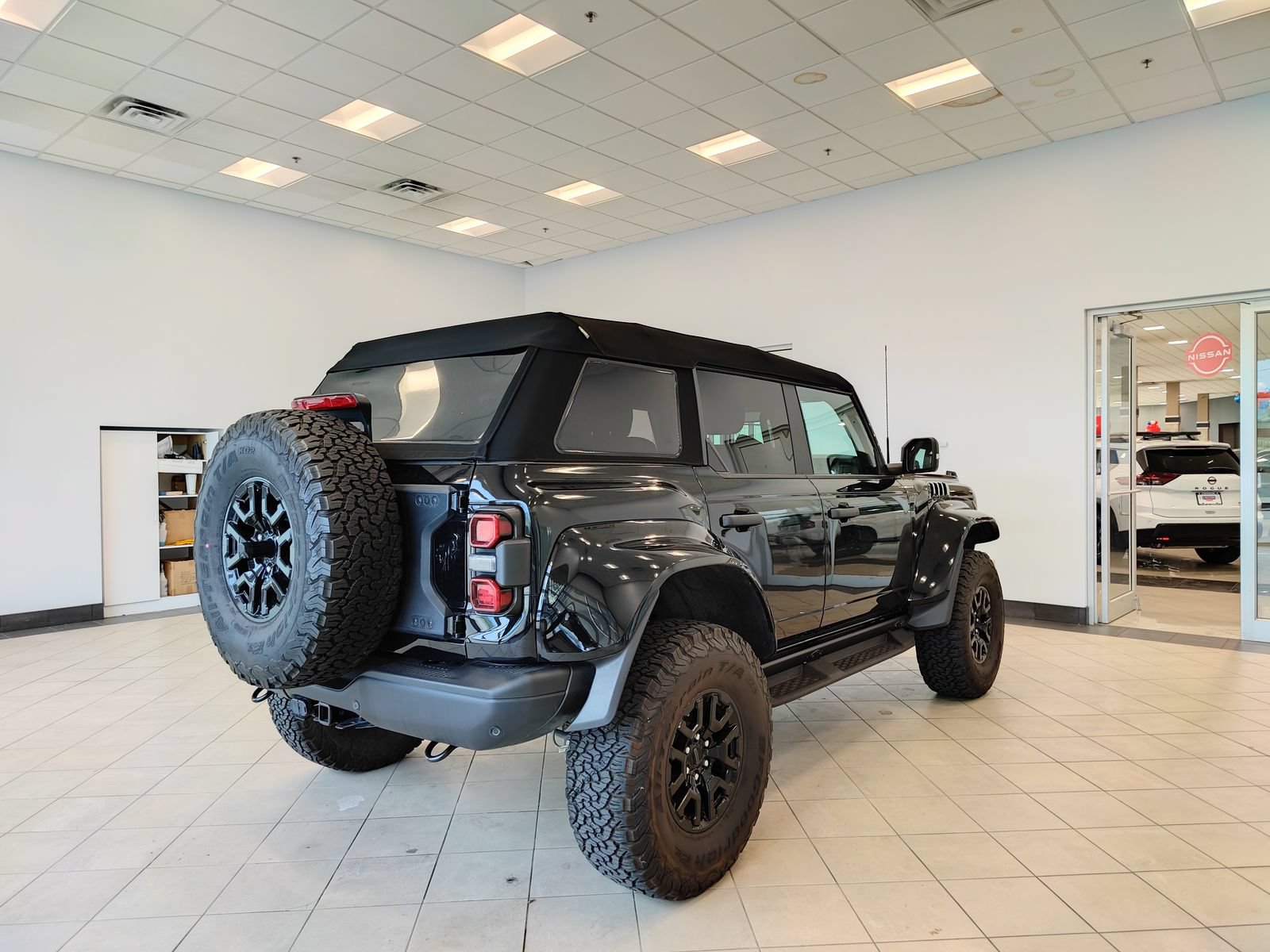 Used 2024 Ford Bronco Raptor AWD/4WD image 3