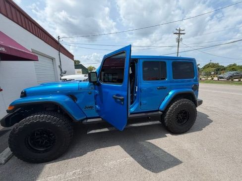 Used 2025 Jeep Wrangler Unlimited Sahara w/ Safety Group AWD/4WD image 7