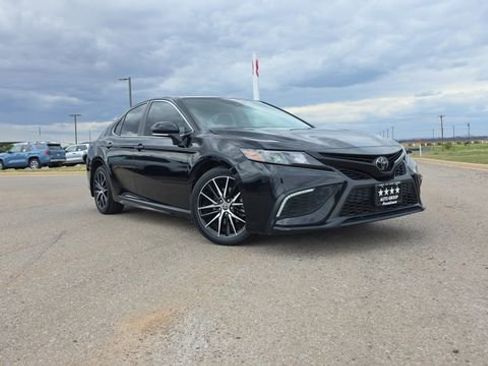 Used 2022 Toyota Camry SE FWD image 9