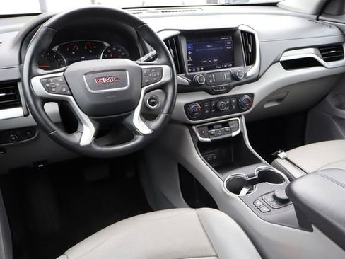 Used 2024 GMC Terrain SLT FWD image 4