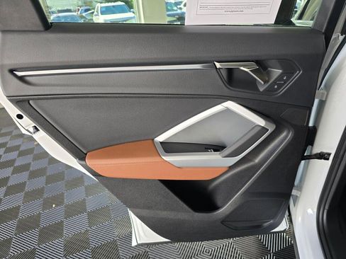 Used 2024 Audi Q3 2.0T Premium Plus image 37