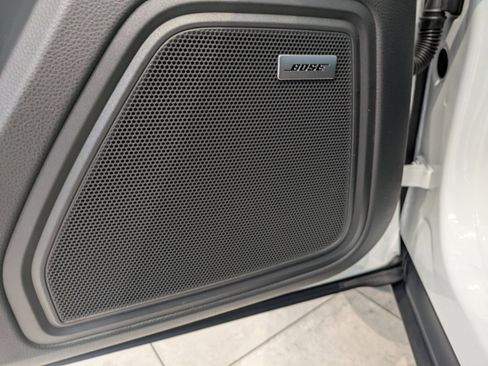 Used 2025 Porsche Macan image 14