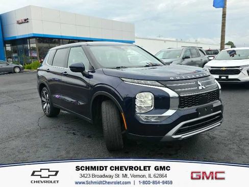 Used 2025 Mitsubishi Outlander SE AWD/4WD image 1