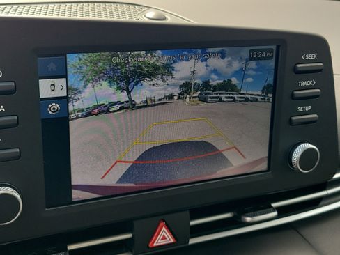Certified 2026 Hyundai Elantra SE FWD image 8