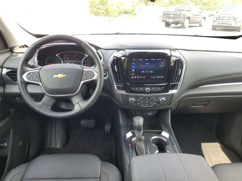Used 2021 Chevrolet Traverse LT w/ LT Premium Package AWD/4WD image 28