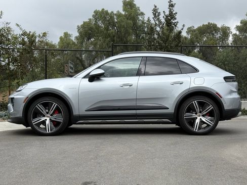 Used 2025 Porsche Macan 4S Electric image 2