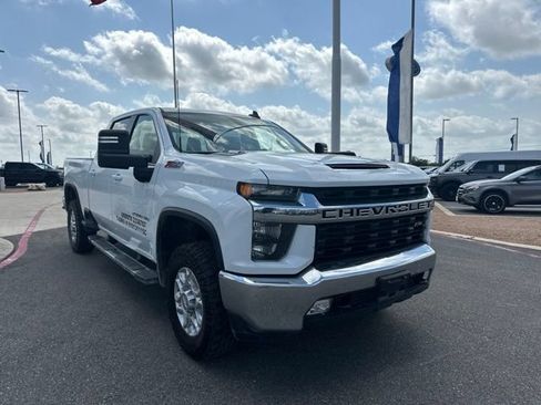 Used 2022 Chevrolet Silverado 2500 LT w/ Convenience Package AWD/4WD image 2