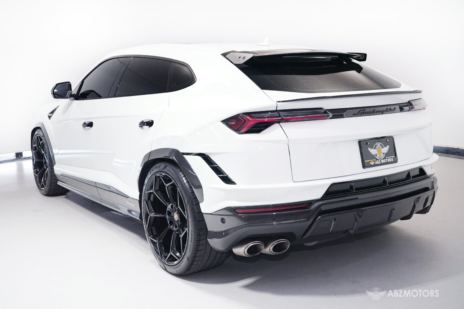 Used 2024 Lamborghini Urus Performante AWD/4WD image 6