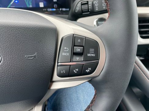 New 2026 Ford Explorer Active w/ Active Comfort Package image 25