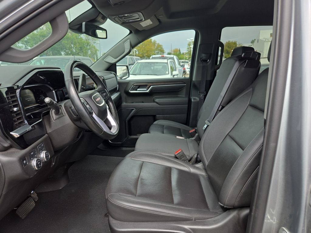 Used 2025 GMC Sierra 1500 SLT AWD/4WD image 16
