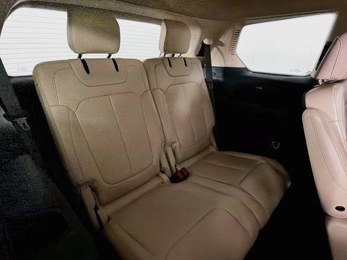 Used 2022 Jeep Grand Cherokee L Limited AWD/4WD image 26