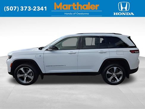 Used 2022 Jeep Grand Cherokee Limited 4xe w/ Luxury Tech Group II AWD/4WD image 2