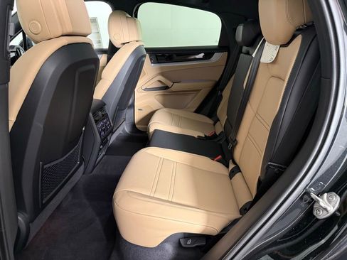 New 2025 Porsche Cayenne Coupe image 24