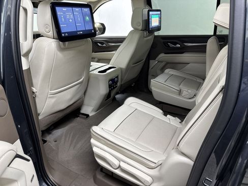 Used 2021 GMC Yukon XL Denali w/ Denali Premium Package image 29