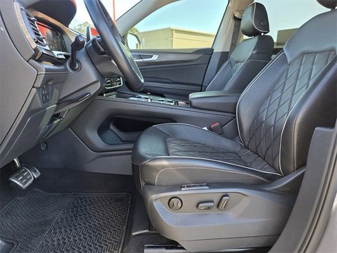 Used 2024 Volkswagen Atlas SEL Premium R-Line image 13