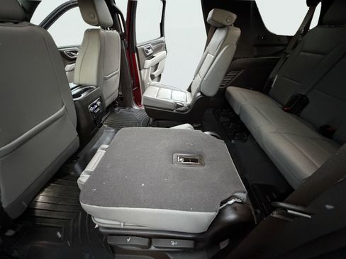 Used 2022 GMC Yukon SLT w/ SLT Luxury Package image 15