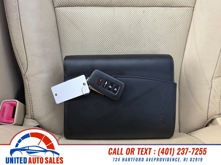 Used 2014 Lexus ES 350 w/ Luxury Package FWD image 18
