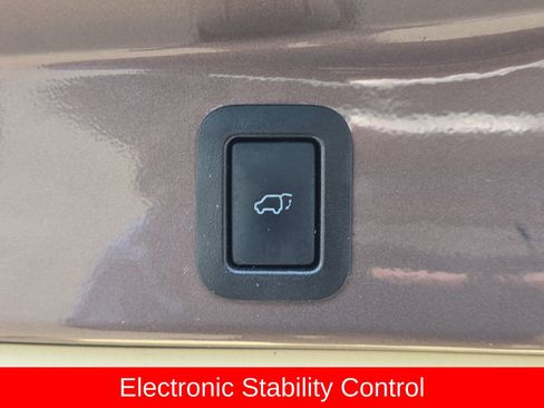 Used 2017 Toyota Highlander XLE AWD/4WD image 20