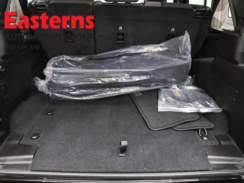 Used 2025 Jeep Wrangler Unlimited Sahara w/ Safety Group AWD/4WD image 9