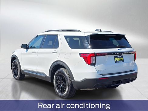 Used 2025 Ford Explorer Active AWD/4WD image 4