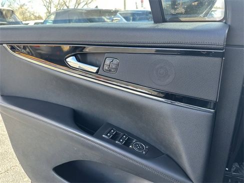 Certified 2022 Lincoln Nautilus Reserve image 31