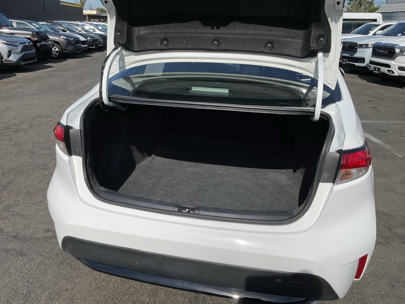 Used 2025 Toyota Corolla LE FWD image 26