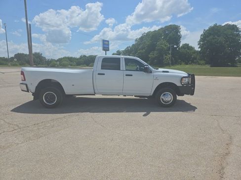 Used 2024 RAM 3500 Tradesman w/ Chrome Appearance Group AWD/4WD image 2