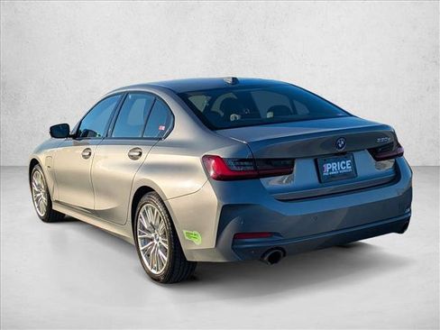 Used 2023 BMW 330e w/ Convenience Package image 8