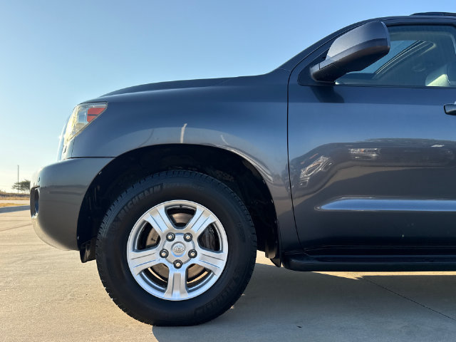 Used 2016 Toyota Sequoia SR5 w/ Premium Package RWD image 5