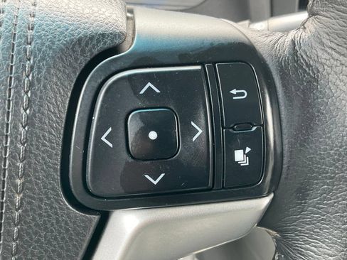 Used 2015 Toyota Sienna XLE AWD/4WD image 23