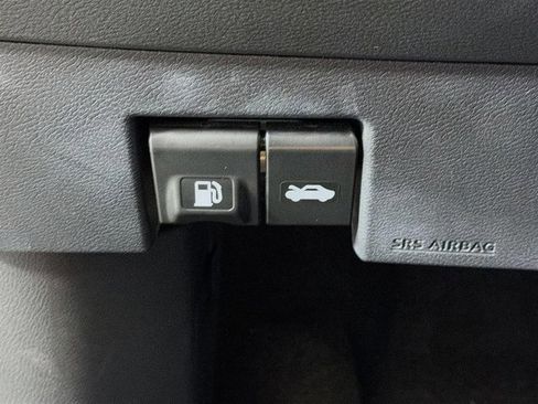 Certified 2024 Nissan Kicks SR image 11